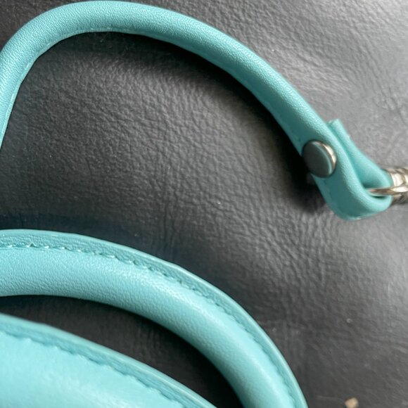 Supple Leather Pastel Blue Purse - Picture 5 of 8